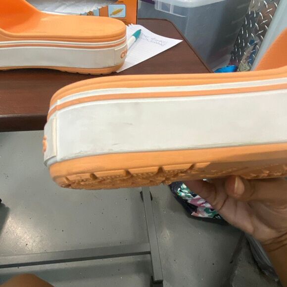 Crocs platform sandals, women’s size 10 - Picture 9 of 9